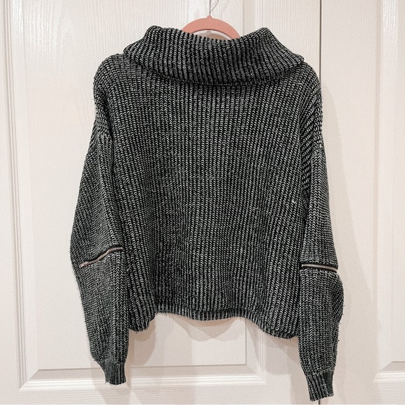 LF Zipper Sweater - Picture 6 of 8